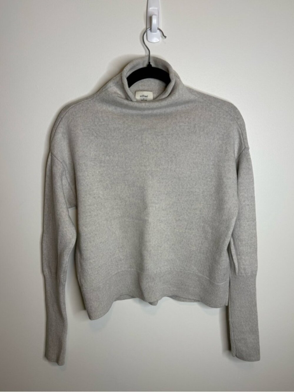 Aritzia Wilfred Cyprie Sweater in gray Size Medium 100% Merino Wool